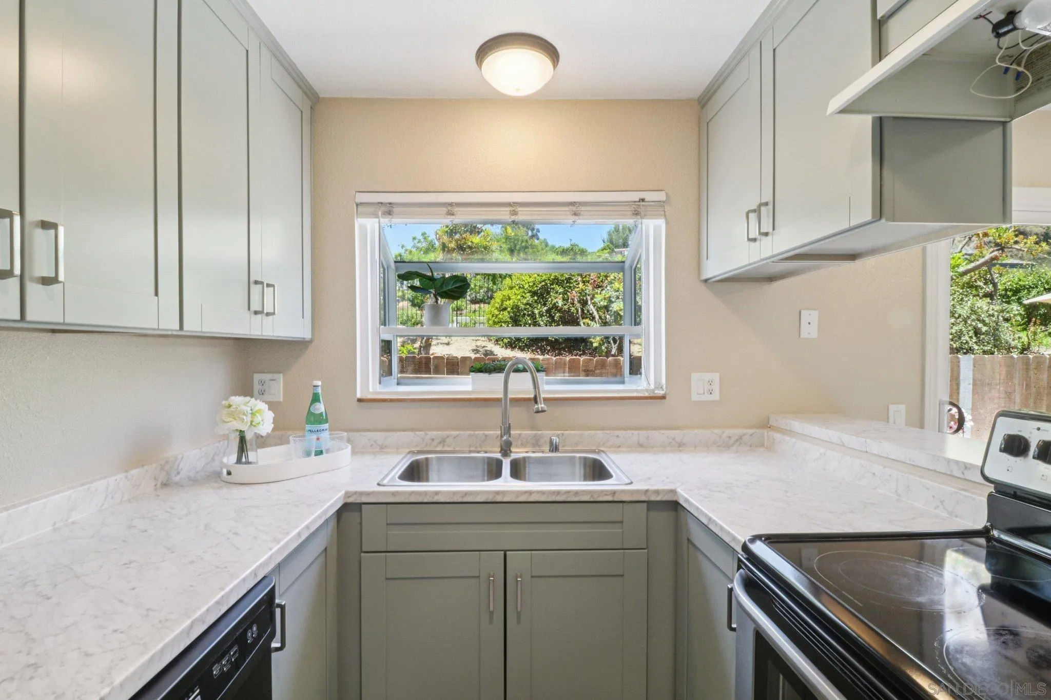 Photo #12: 250031183 Listing: Photo #12