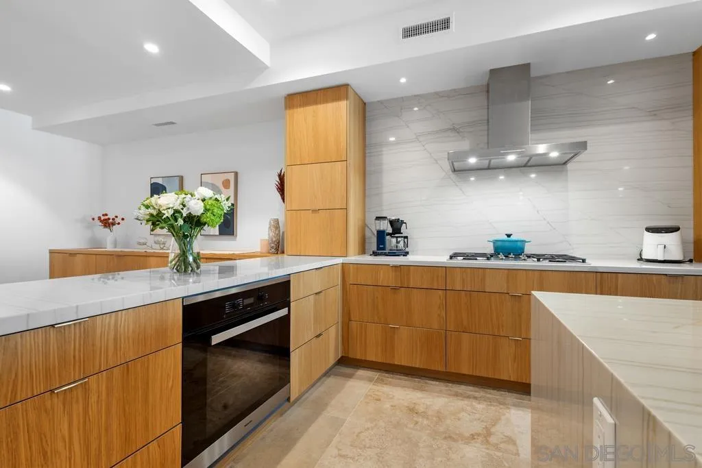 Photo #6: 250031205 Listing 