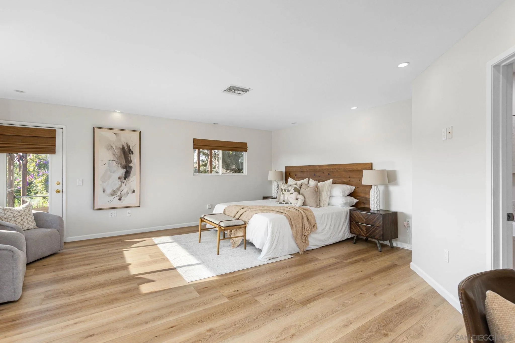 https://cdn.realtyfeed.com/cdn/127/250031257/10366f38a1801182455431ef1bba6c0a.webp