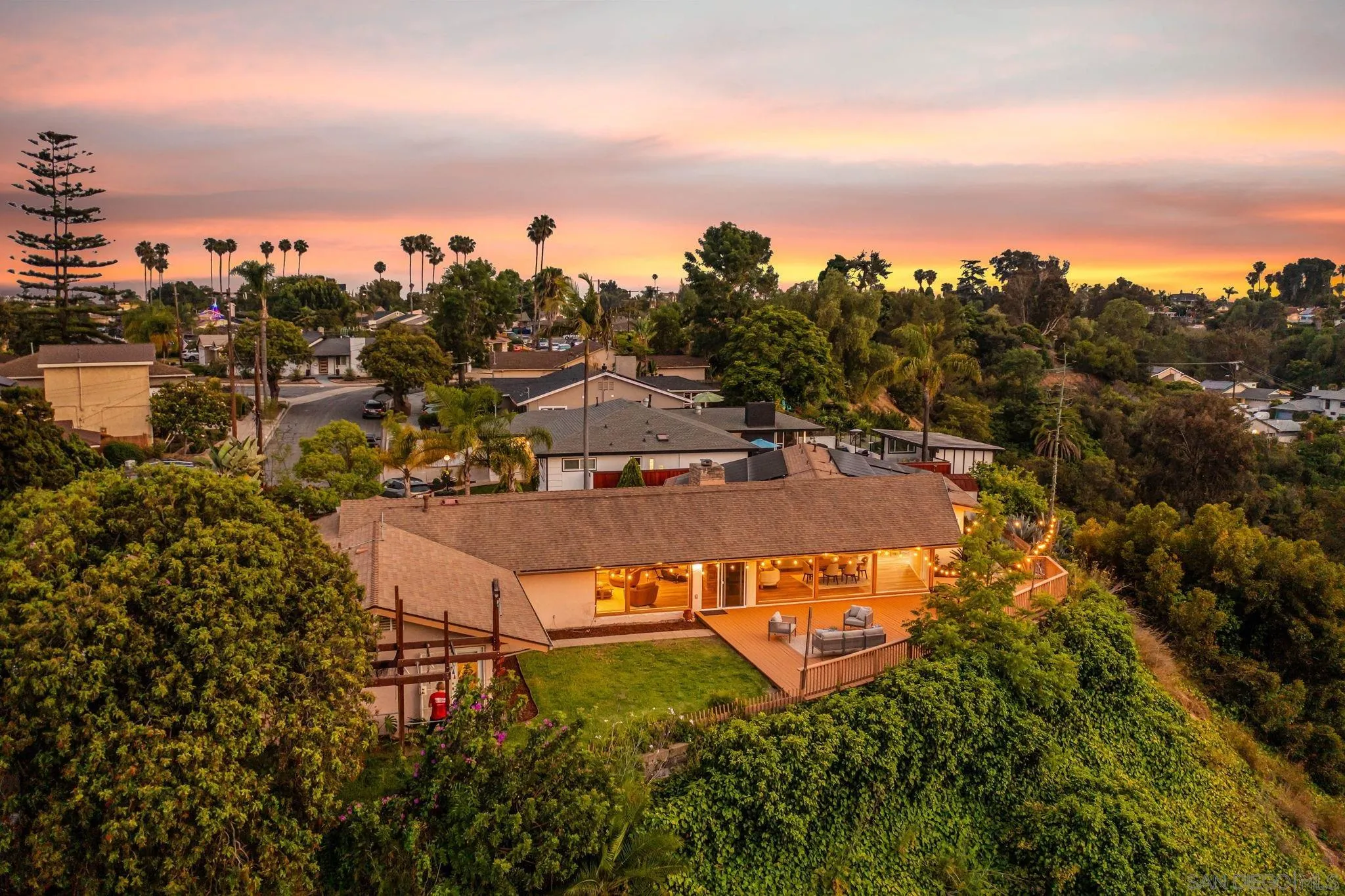 https://cdn.realtyfeed.com/cdn/127/250031257/44b7bd8cf53a68d71ca17e16a329a636.webp