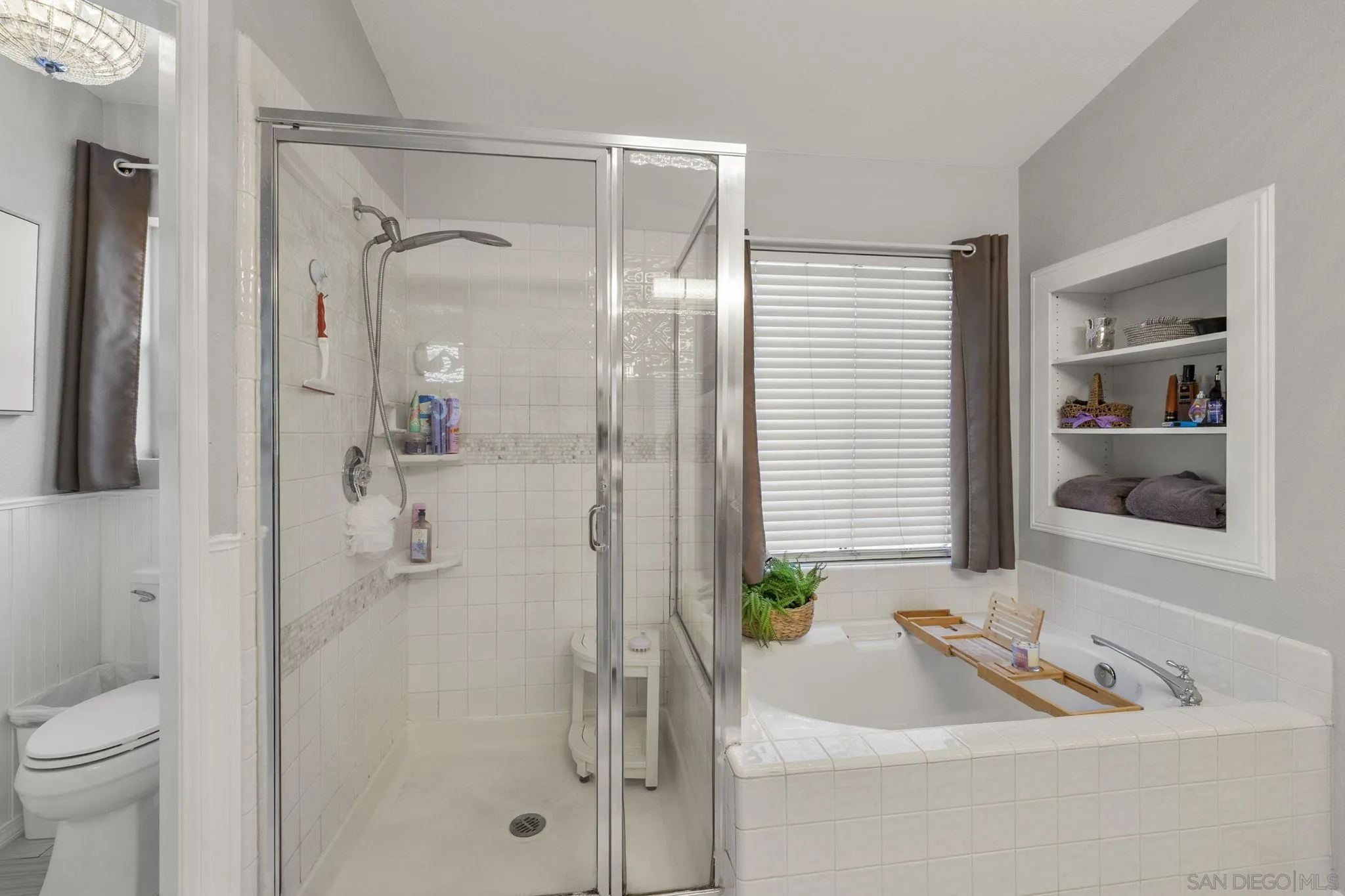 https://cdn.realtyfeed.com/cdn/127/250031258/048b09ad1d95c053463ab6068b05e352.webp