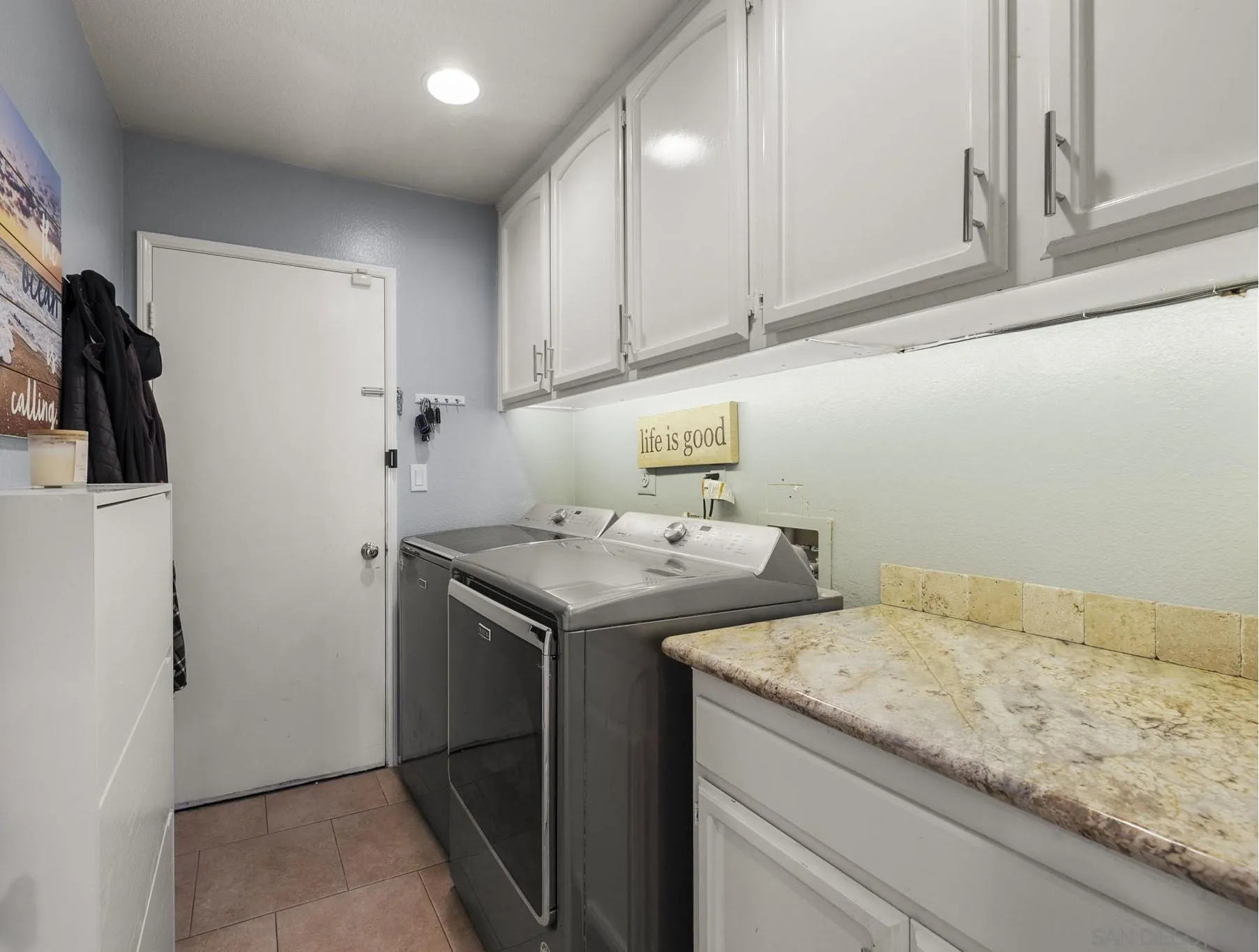 https://cdn.realtyfeed.com/cdn/127/250031258/2fbb137838b30c1628fd3772336d87d8.webp