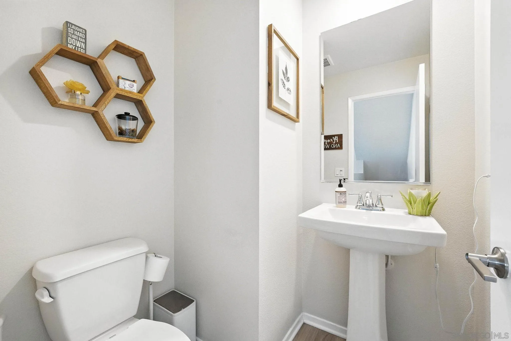 https://cdn.realtyfeed.com/cdn/127/250031265/1b8e4543e7d25e21fd6c1f538e2778f3.webp