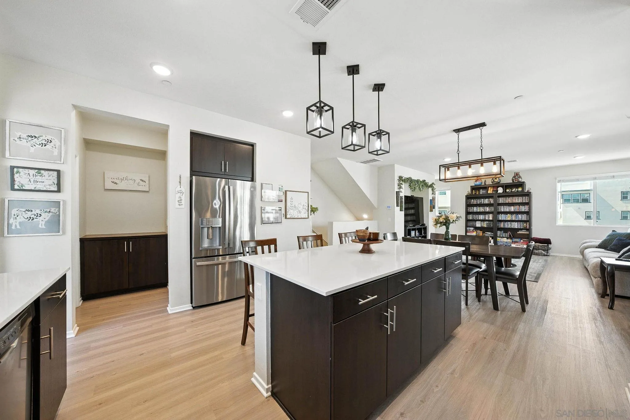 Photo #5: 250031265 Listing 
