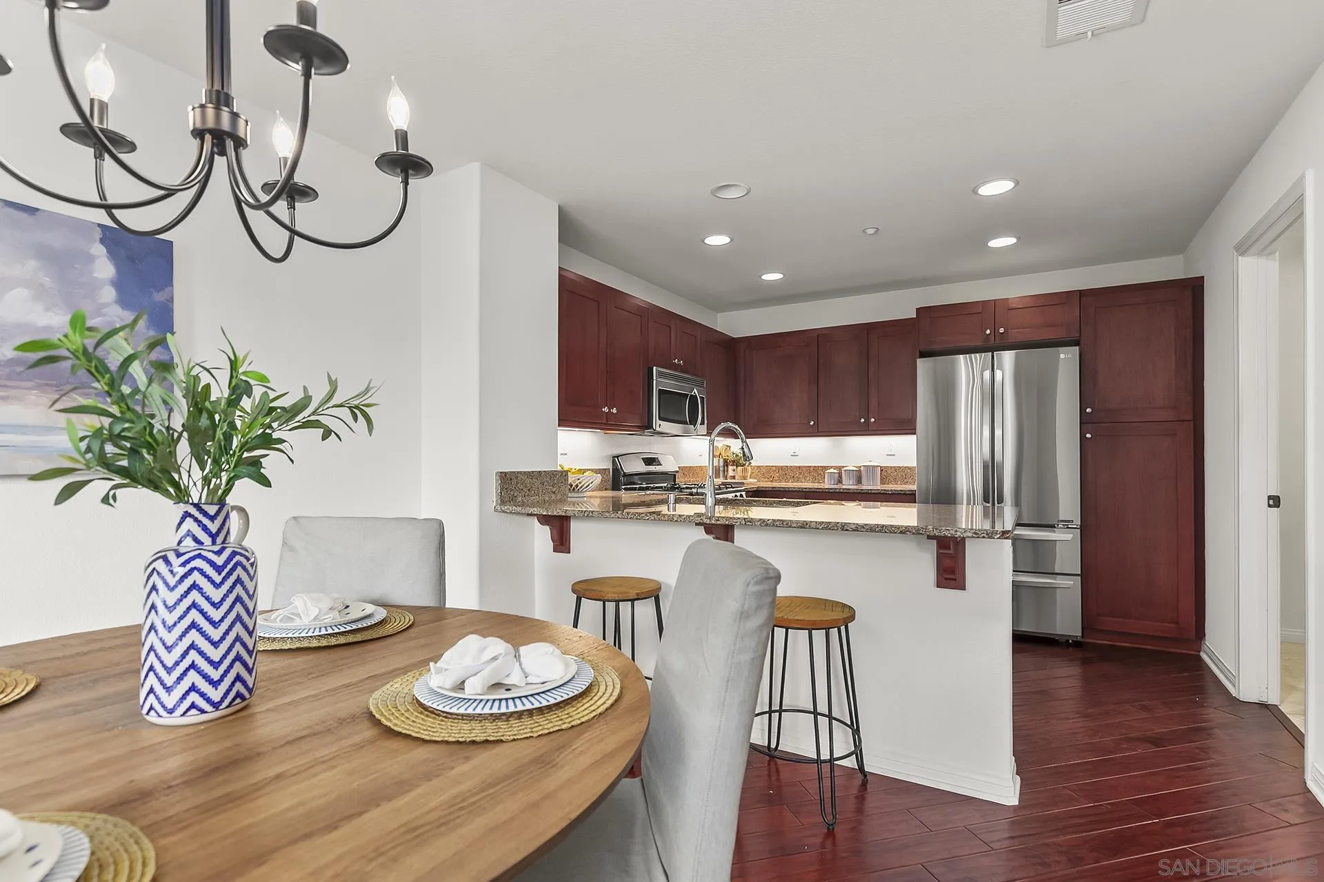 https://cdn.realtyfeed.com/cdn/127/250031275/0bbb3b17cc31a293aedb0c2410fe9473.webp