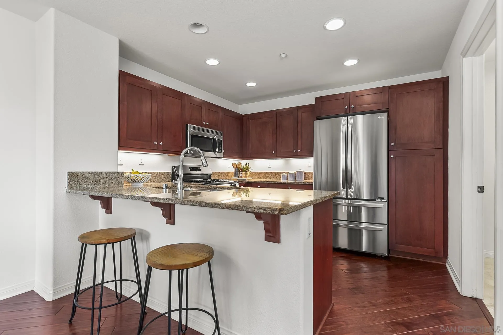 https://cdn.realtyfeed.com/cdn/127/250031275/27fe754992e8f0d8f5369de1dba4b683.webp