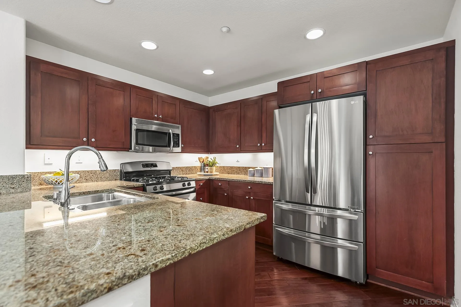 https://cdn.realtyfeed.com/cdn/127/250031275/3a95c8751cf6a34ac4fd700b0fad7dfc.webp
