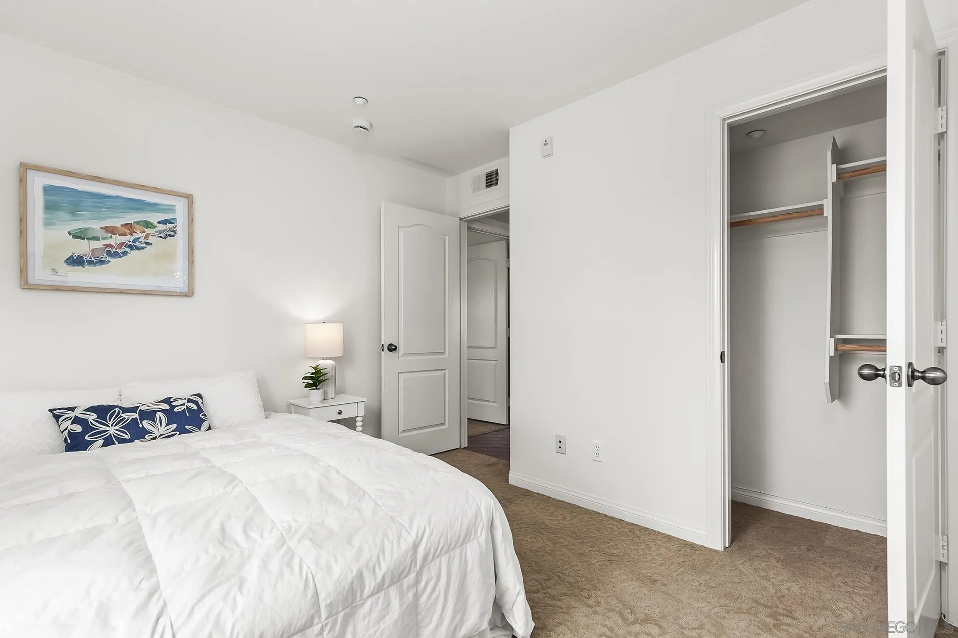 https://cdn.realtyfeed.com/cdn/127/250031275/5e858203d926399c70caa1149a50a29e.webp