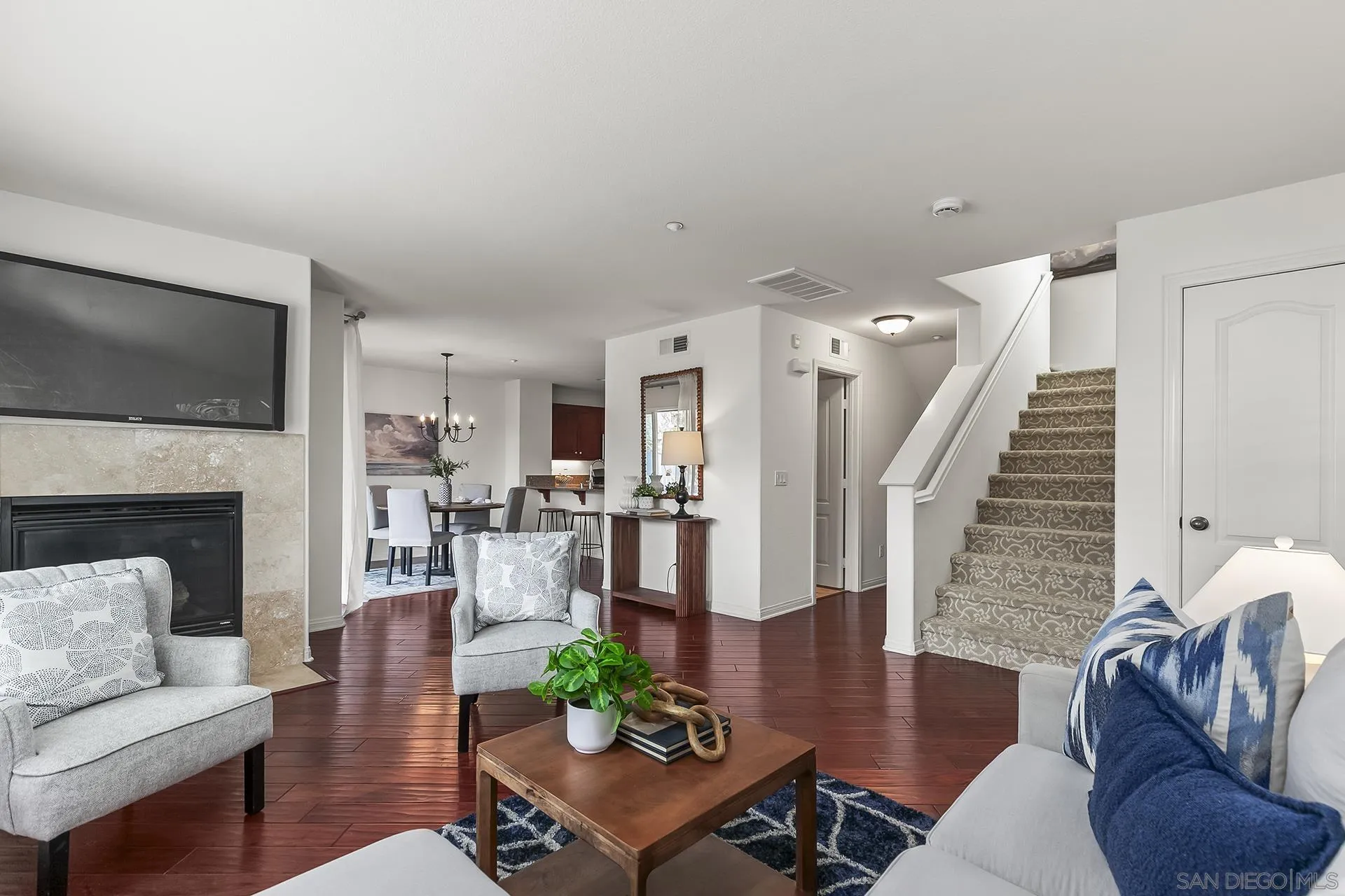 https://cdn.realtyfeed.com/cdn/127/250031275/6c712549ebe73d0b45e6fcbb288a9f41.webp