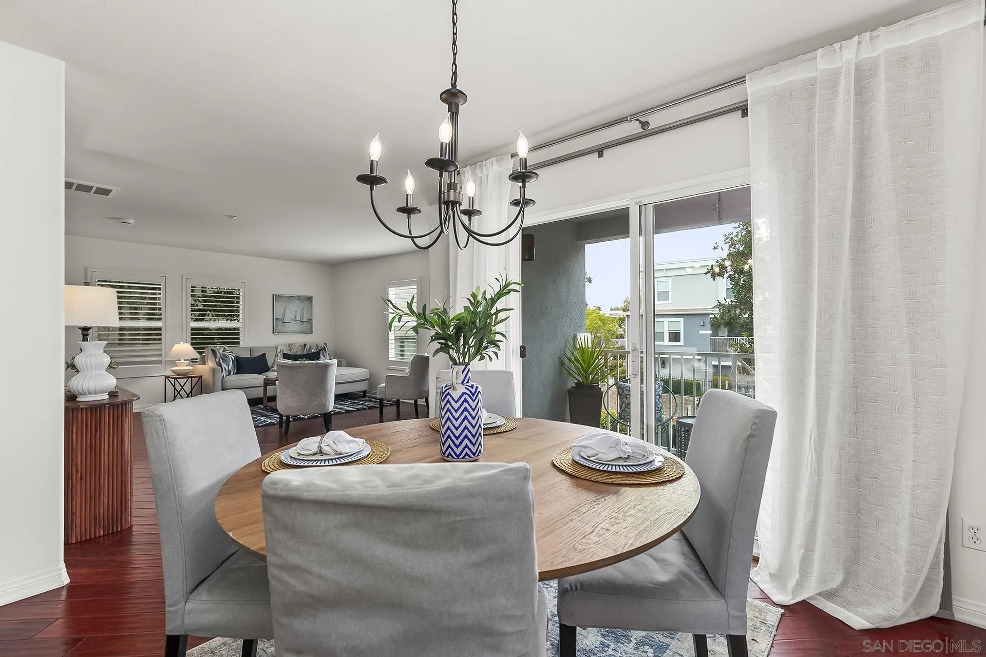 Photo #2: 250031275 Listing 