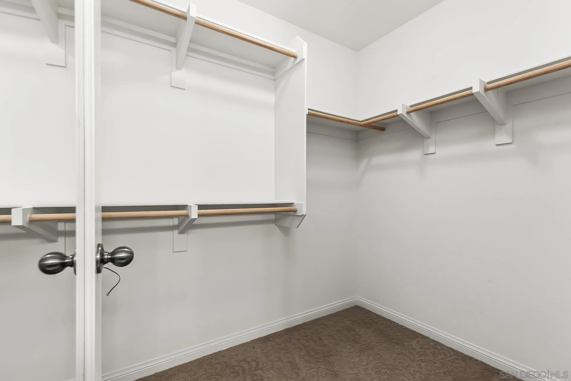 https://cdn.realtyfeed.com/cdn/127/250031275/bc16ecbe93f1cf6cd8f5d4129cbf0282.webp