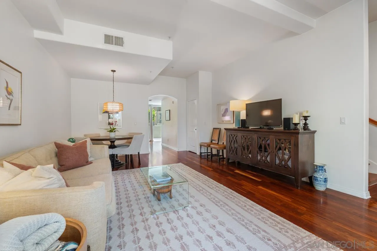 Photo #5: 250031308 Listing 