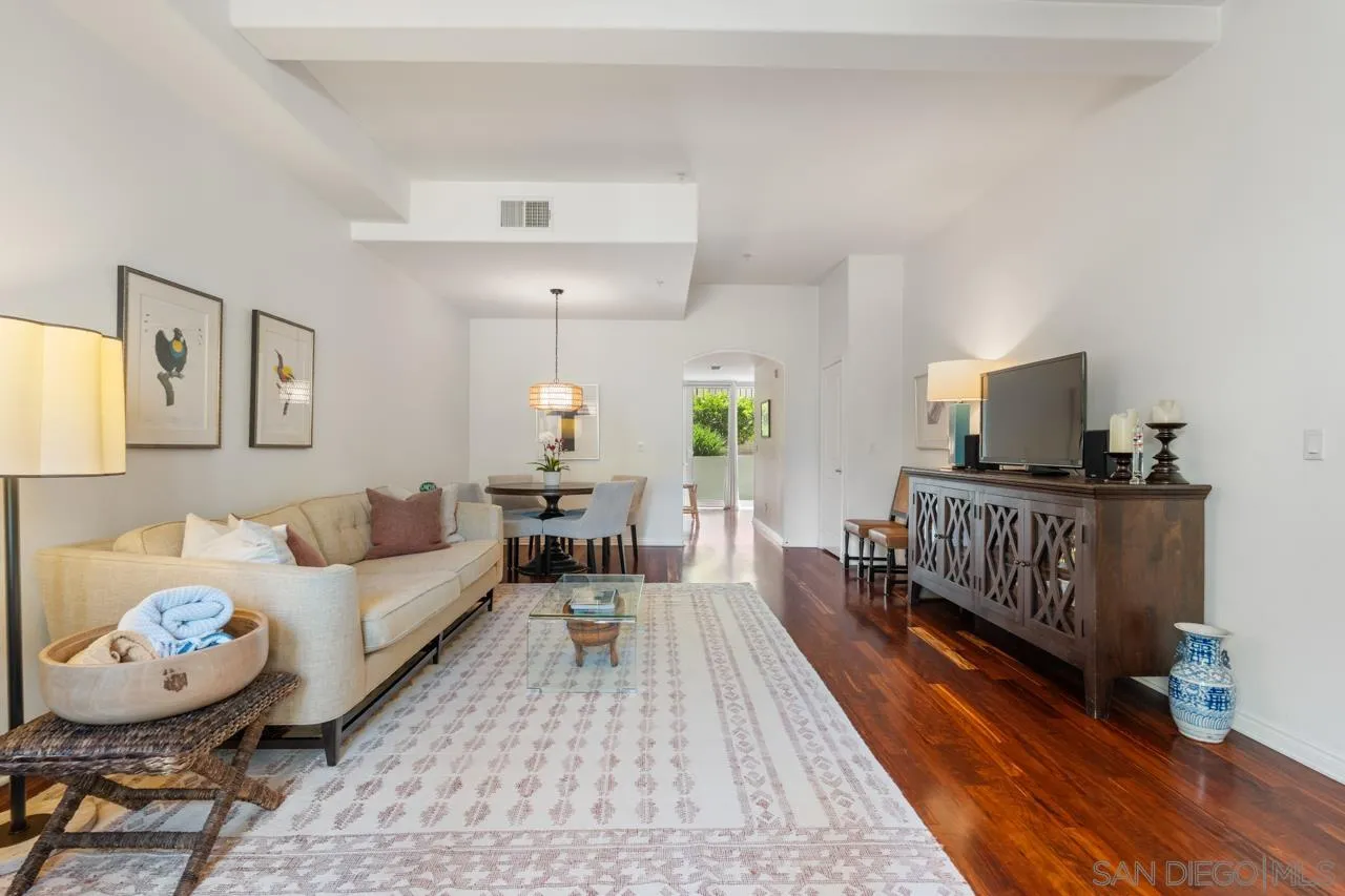 Photo #2: 250031308 Listing 