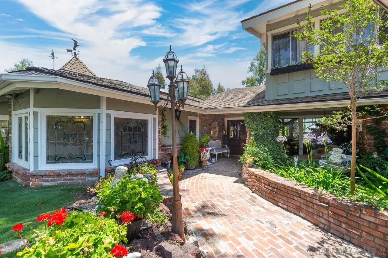 https://cdn.realtyfeed.com/cdn/127/250031320/240d88158116c007991a8e3a5c027a65.webp