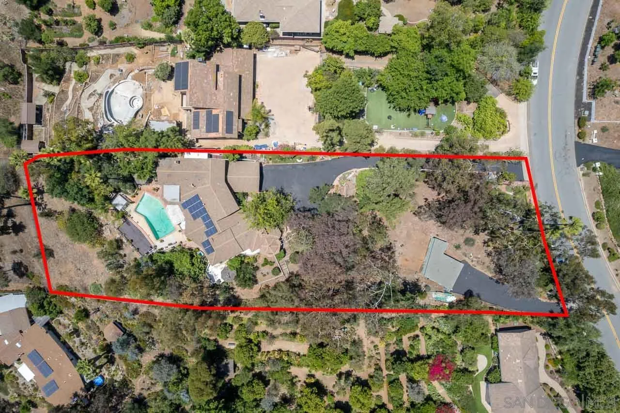https://cdn.realtyfeed.com/cdn/127/250031320/3cbd1670286827908fd94b84dd47aceb.webp
