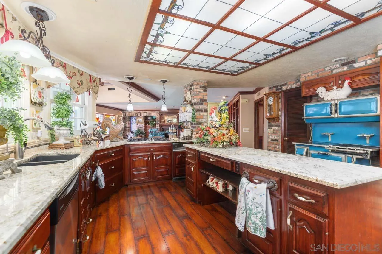 https://cdn.realtyfeed.com/cdn/127/250031320/3db6135e3a4ebff773c59a0db06bb52c.webp