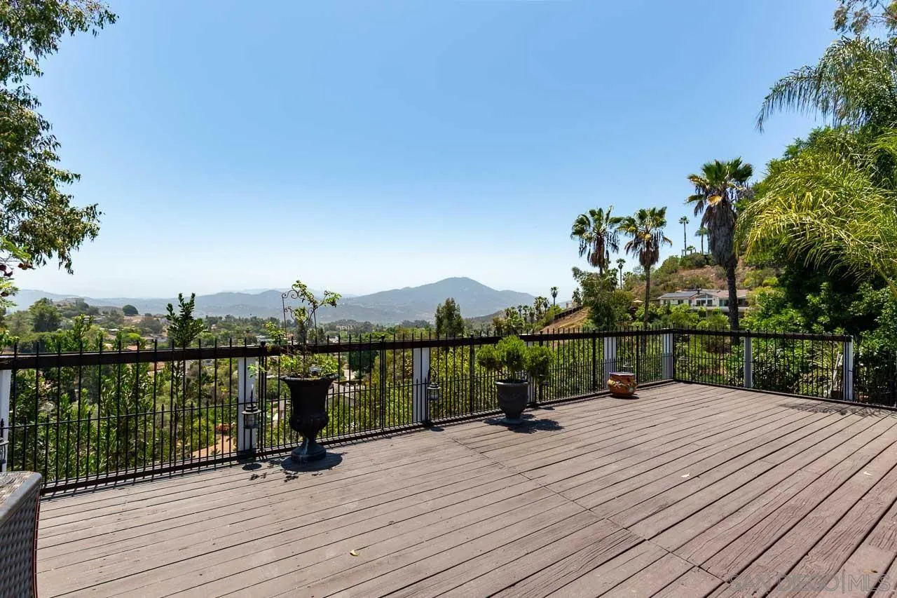 https://cdn.realtyfeed.com/cdn/127/250031320/a448081c13eb35d3d27ac96b576cfce9.webp