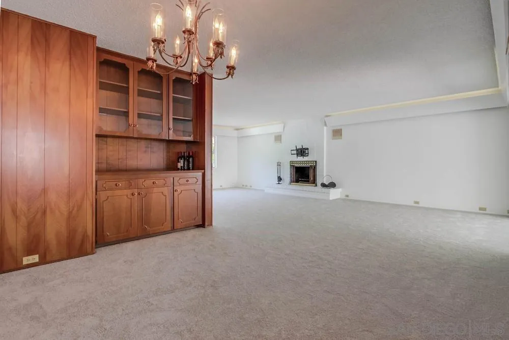 https://cdn.realtyfeed.com/cdn/127/250031333/0e0701c27ed5efc7c182b00d3bf99cca.webp