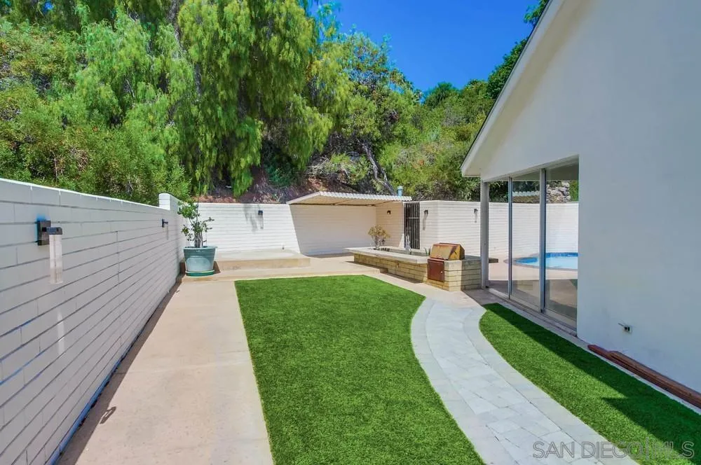 https://cdn.realtyfeed.com/cdn/127/250031333/3e4774d15c2585f5137b833eed69e515.webp