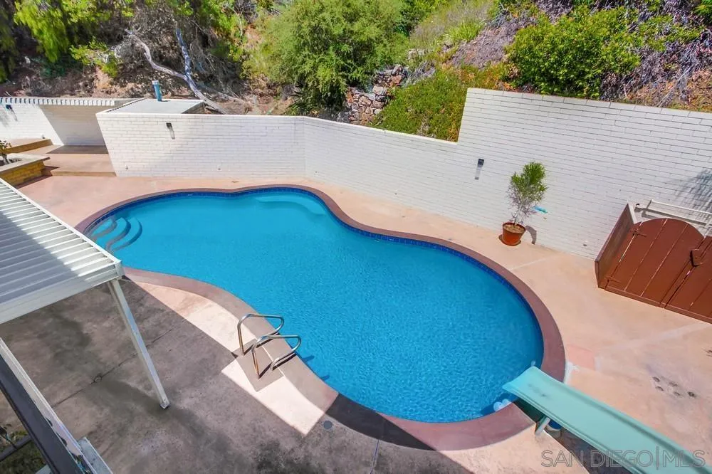 https://cdn.realtyfeed.com/cdn/127/250031333/484c6d4d1f8df3dc3eb1690e4d913e77.webp