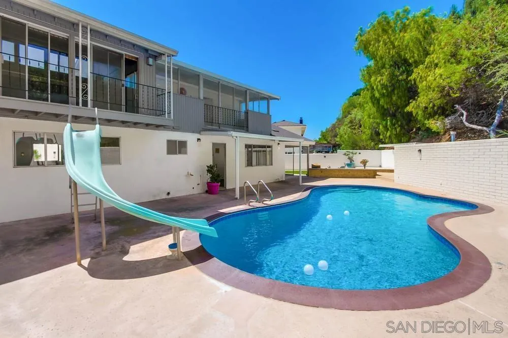 https://cdn.realtyfeed.com/cdn/127/250031333/577f46c4a3ce6ea5f62f0b838f17dcfe.webp