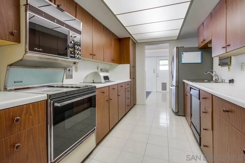 https://cdn.realtyfeed.com/cdn/127/250031333/8ce90ed4c603ef5c32032fbba9445314.webp