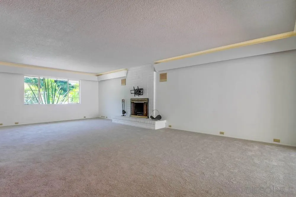 https://cdn.realtyfeed.com/cdn/127/250031333/c955473b5b65e0ceaea9ae8e6b95c95e.webp