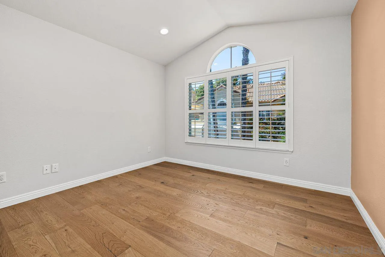Photo #33: 250031339 Listing: Photo #33