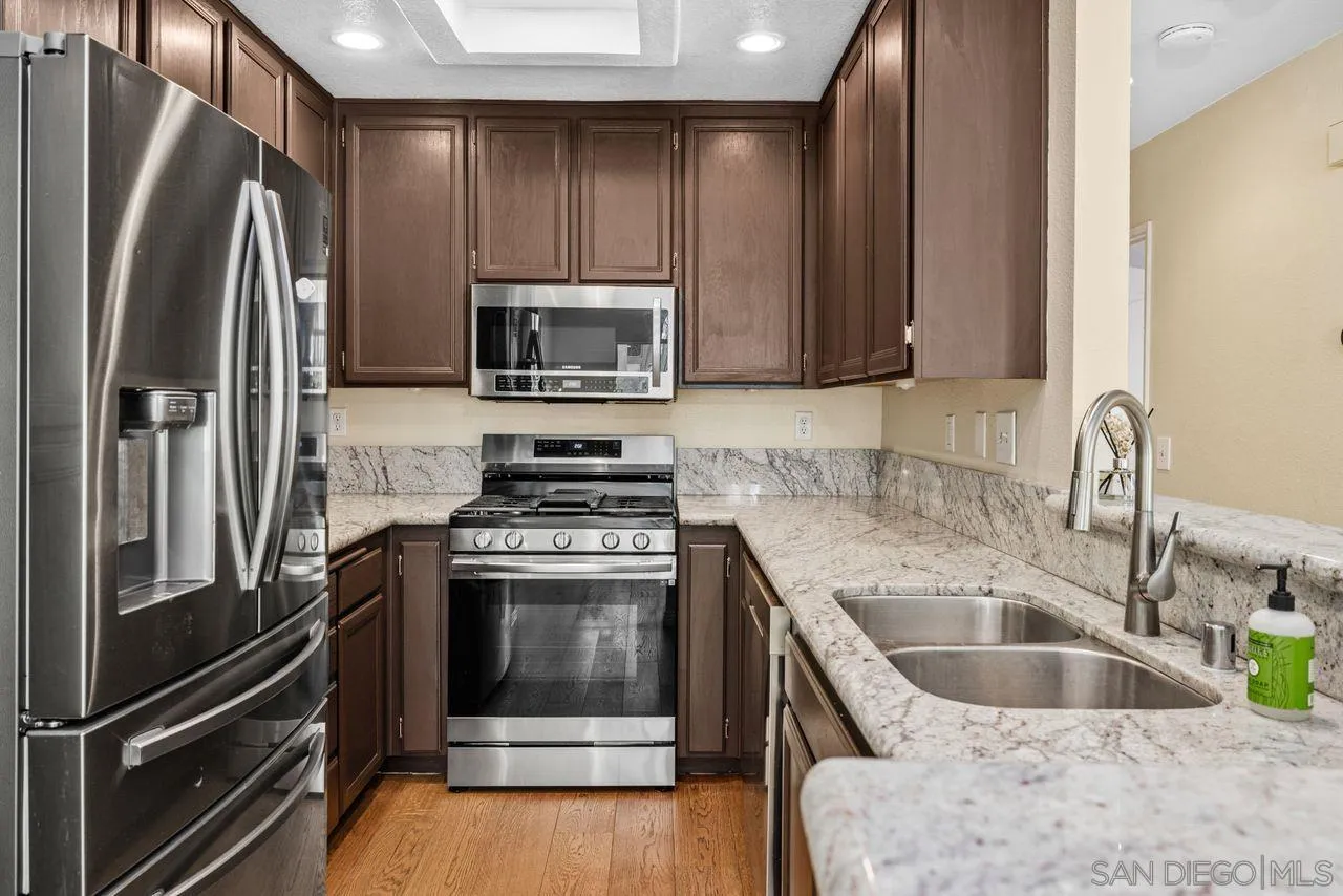 Photo #5: 250031339 Listing 