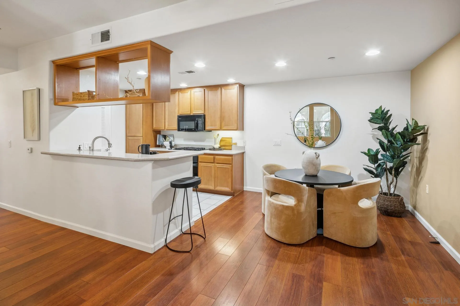 https://cdn.realtyfeed.com/cdn/127/250031349/7070d44a55f9d0aba80ab565fc32642c.webp