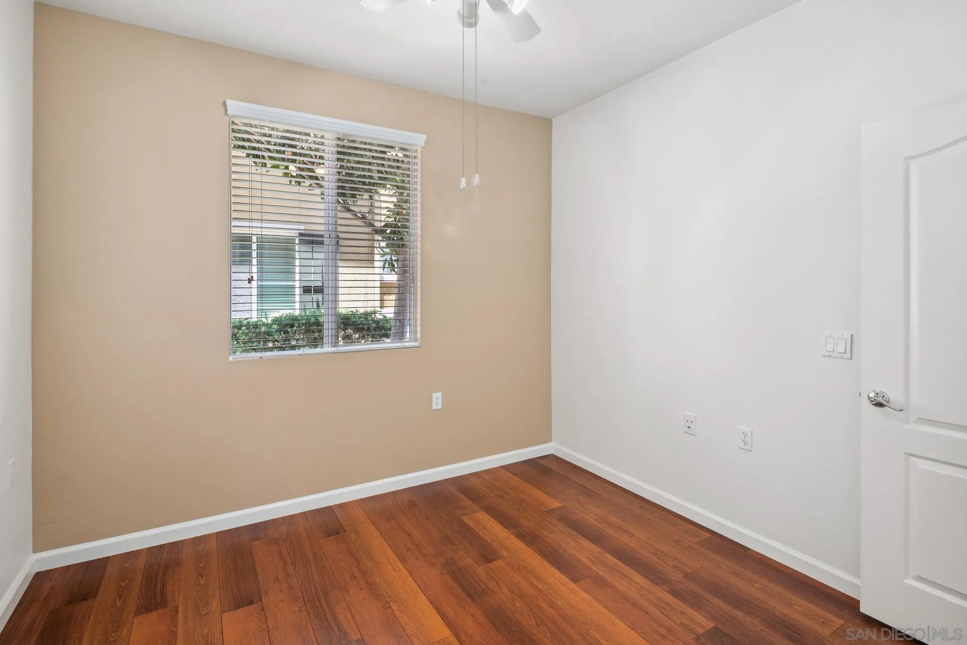 https://cdn.realtyfeed.com/cdn/127/250031349/e501700a2eb44b9805d500b49cc6f2a6.webp