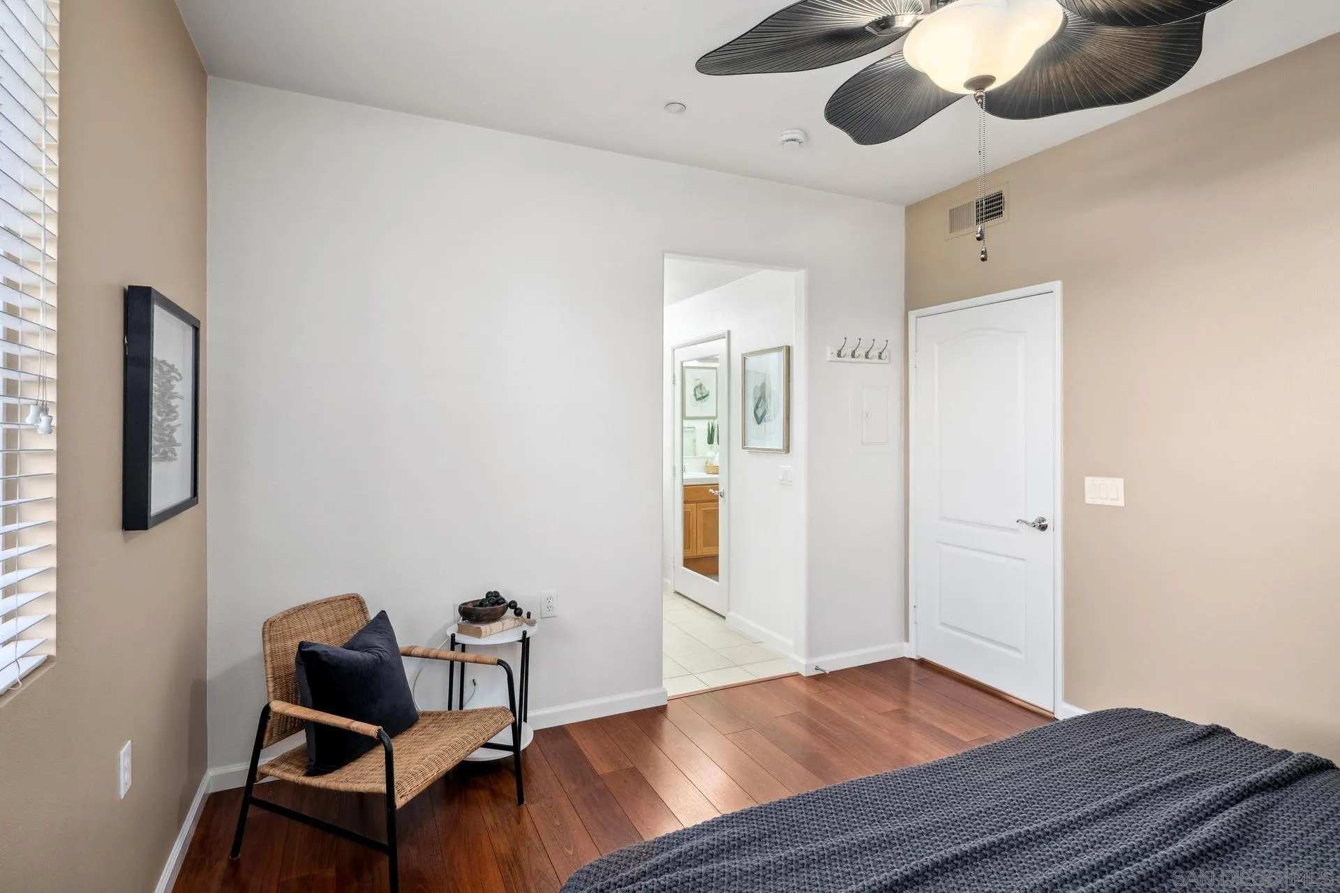 https://cdn.realtyfeed.com/cdn/127/250031349/e893f984adfc9026c6149bebe60fa92d.webp