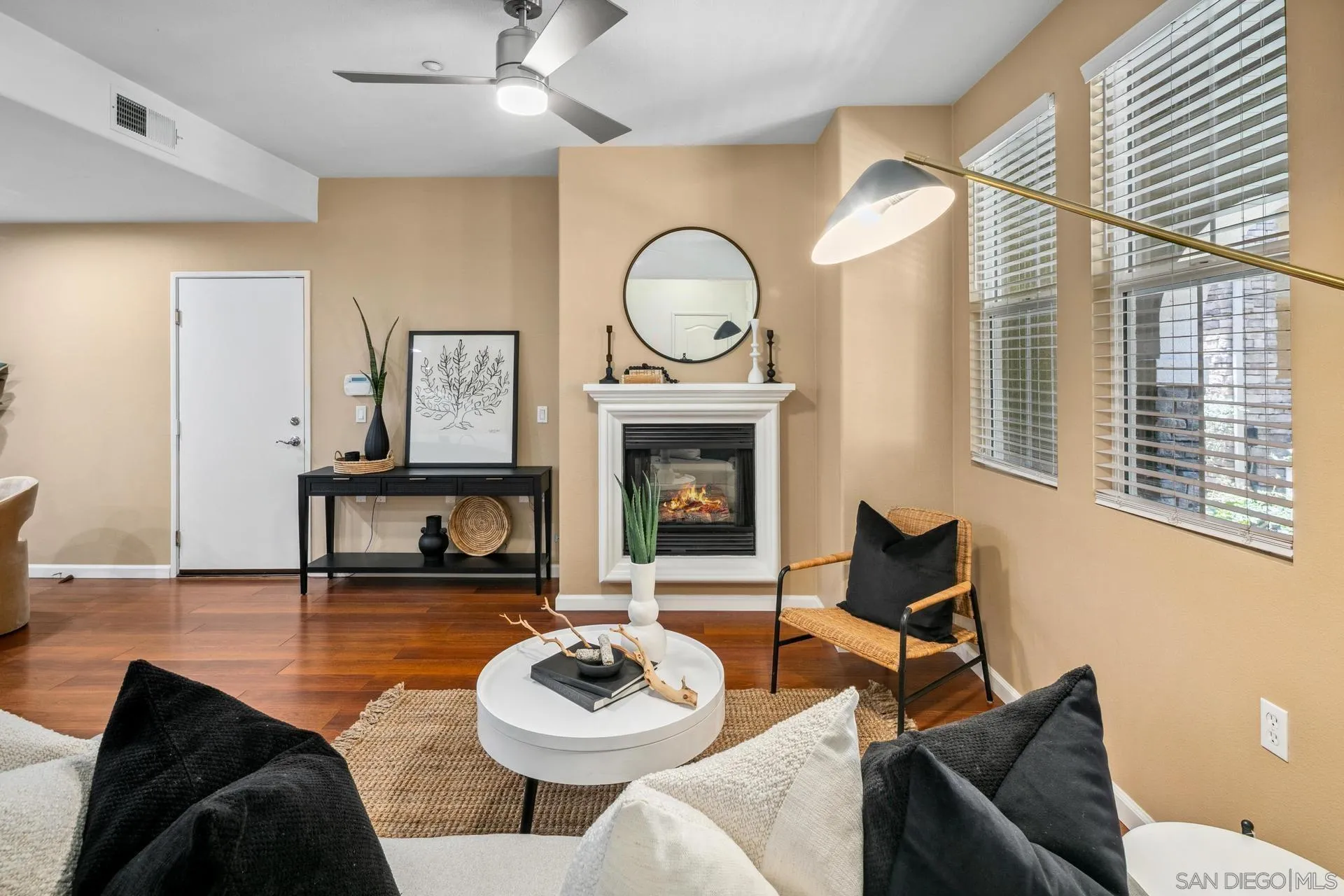 https://cdn.realtyfeed.com/cdn/127/250031349/f711be724c741d276af9fe50bfd39105.webp