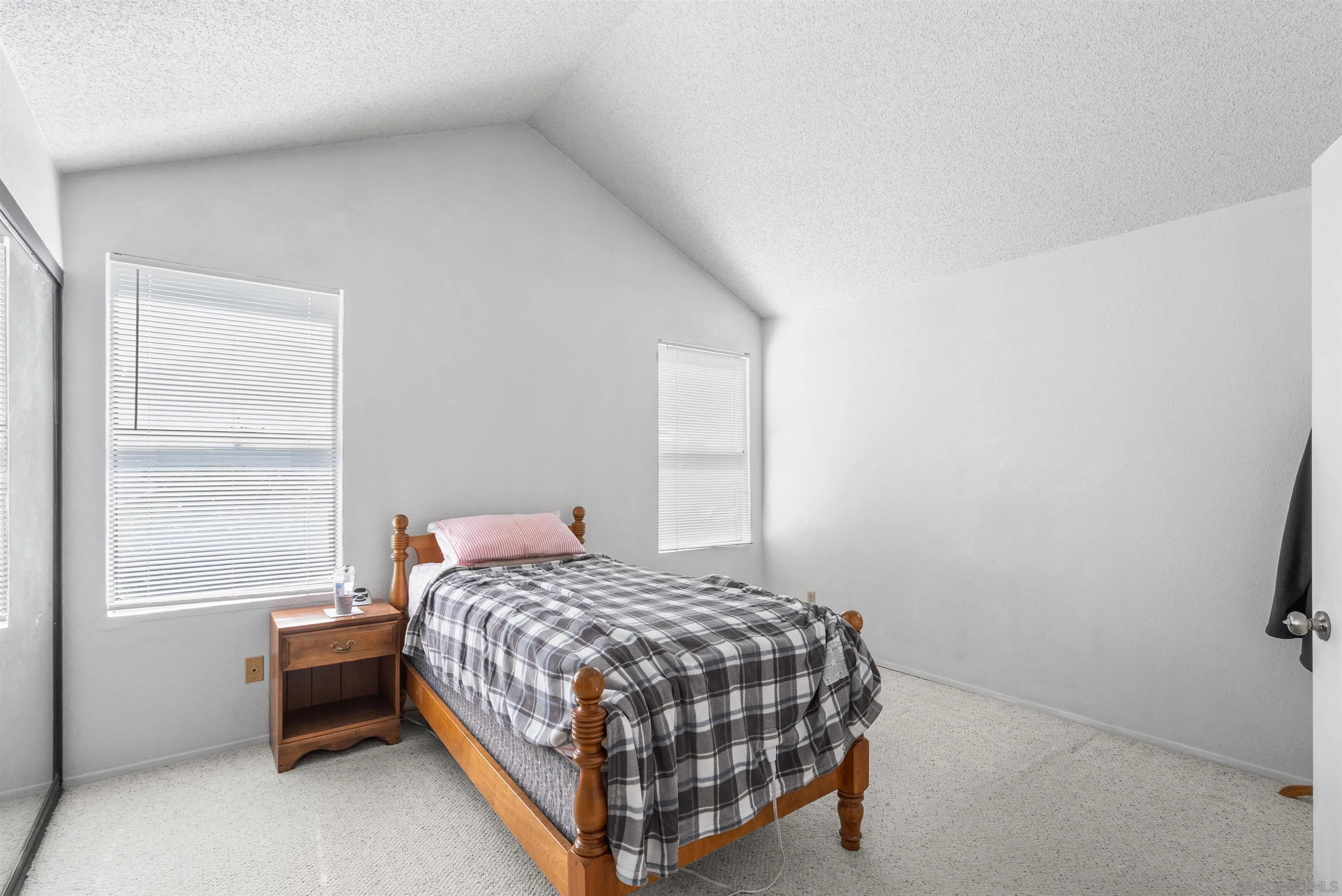 https://cdn.realtyfeed.com/cdn/127/250031359/03ad26ac60c3f09bf14b5a8065cd538f.webp