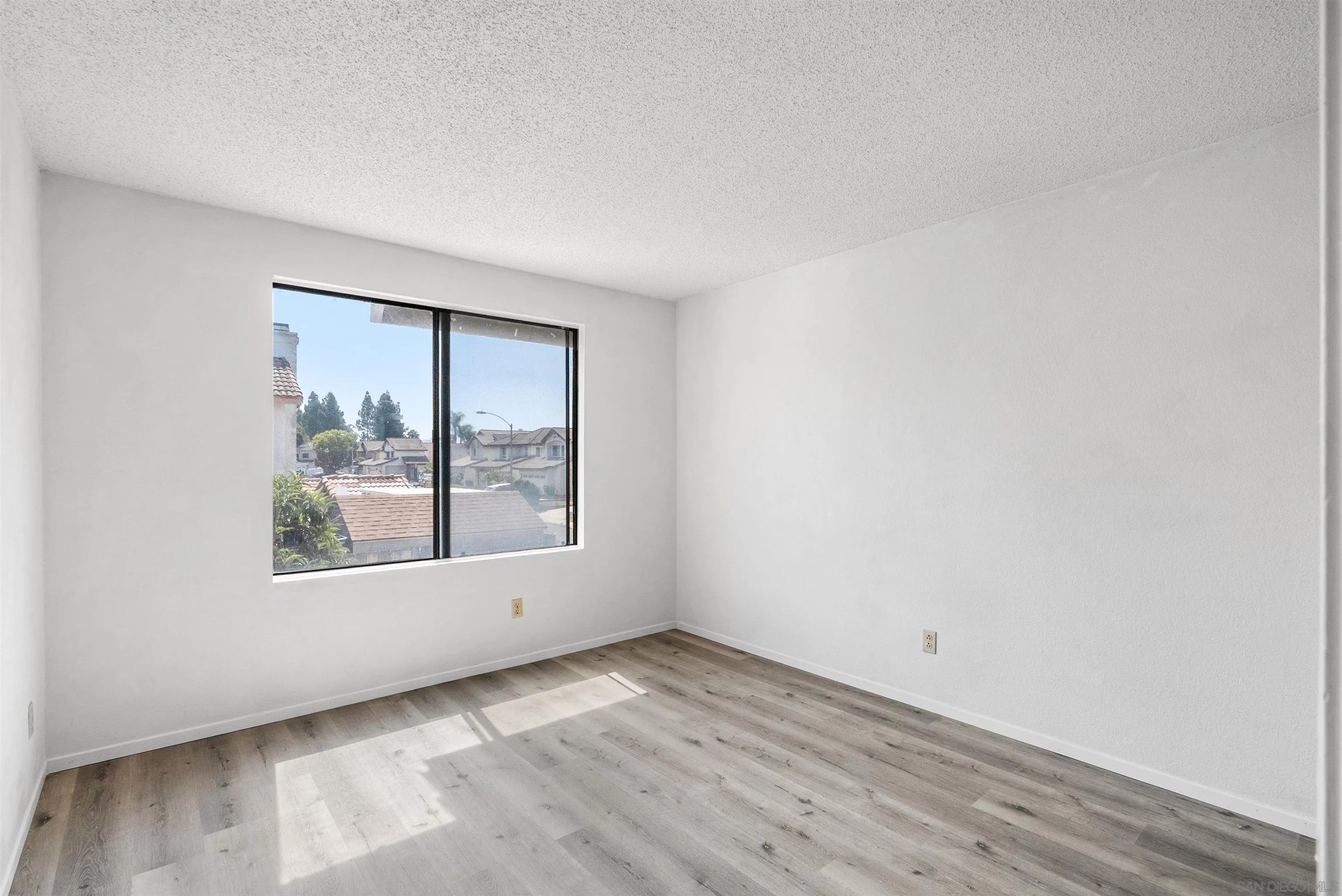 https://cdn.realtyfeed.com/cdn/127/250031359/3baf0d3fd616963d9e060a8c60636c5e.webp
