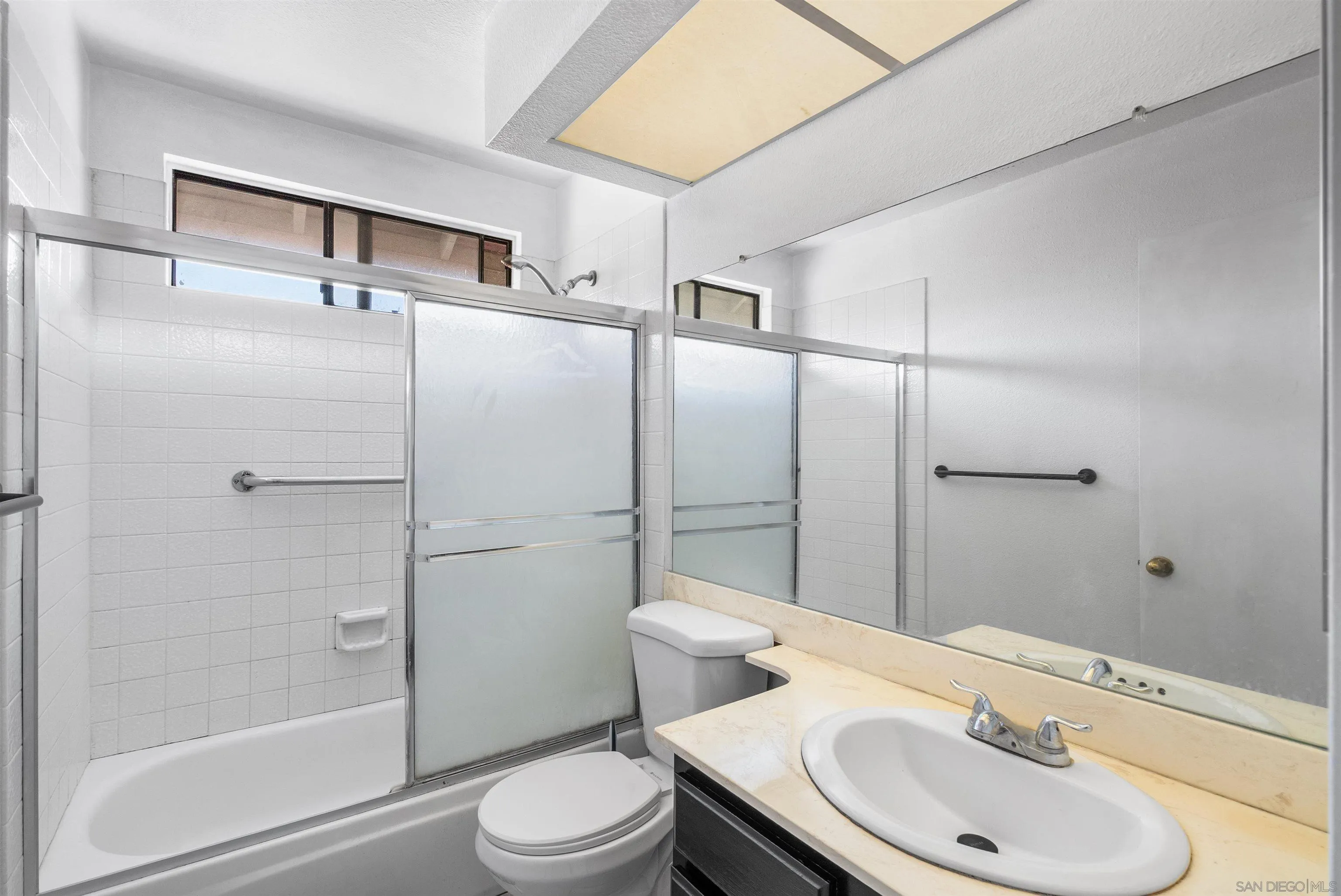https://cdn.realtyfeed.com/cdn/127/250031359/8d96dd7d8914d2ad6e7eb31218cb90b4.webp