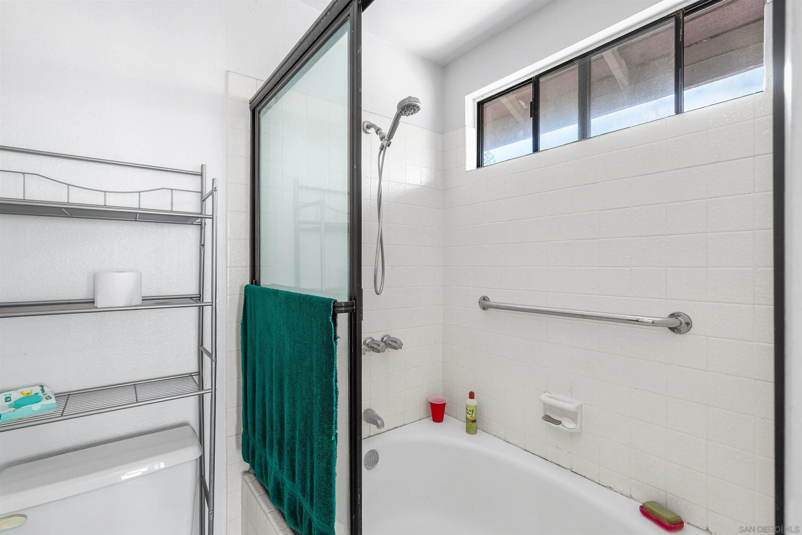 https://cdn.realtyfeed.com/cdn/127/250031359/e8cf3a6429ca2db9752d75d010c1a06a.webp