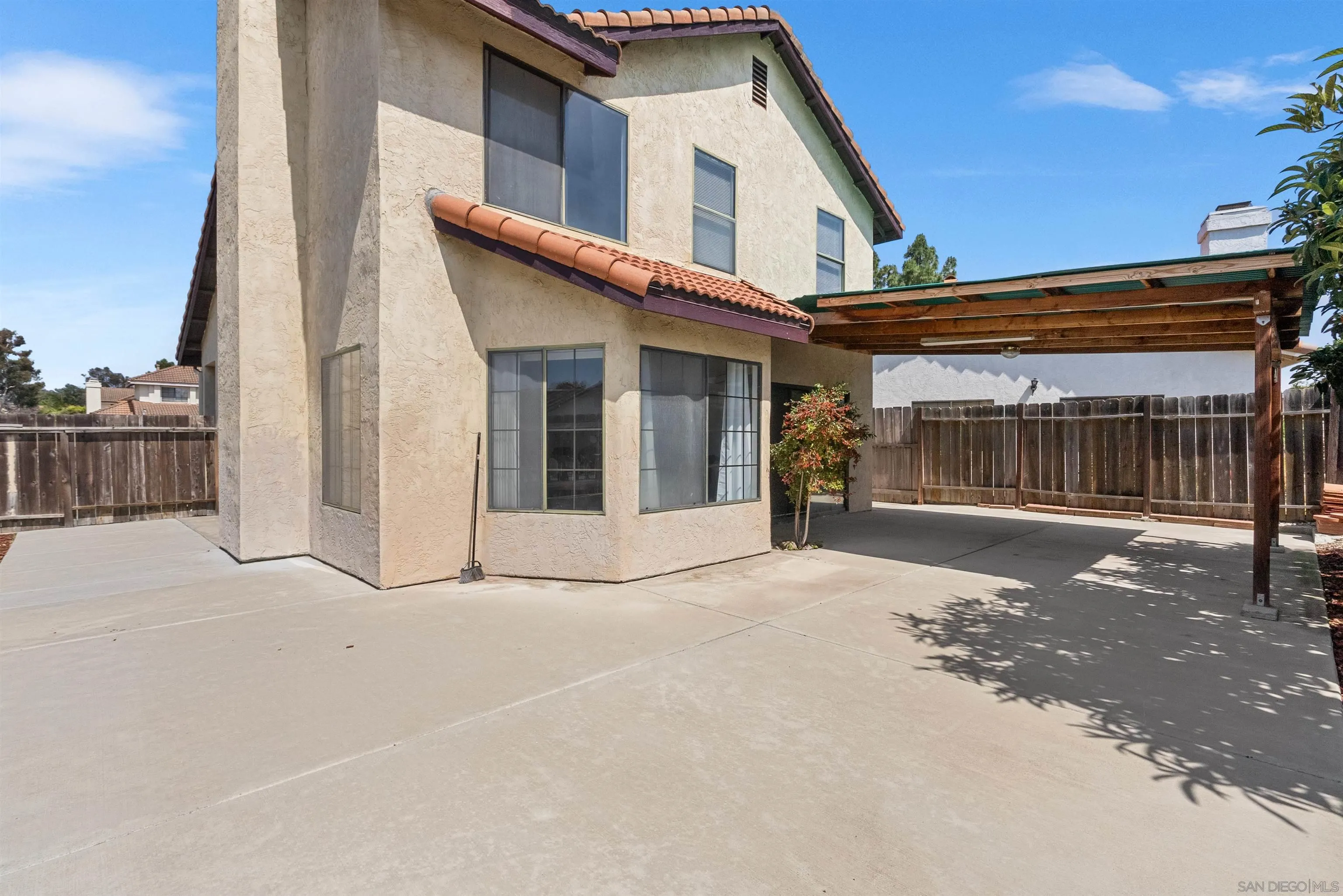 https://cdn.realtyfeed.com/cdn/127/250031359/e9e4384f07b9cb5b383b035f4f12870e.webp