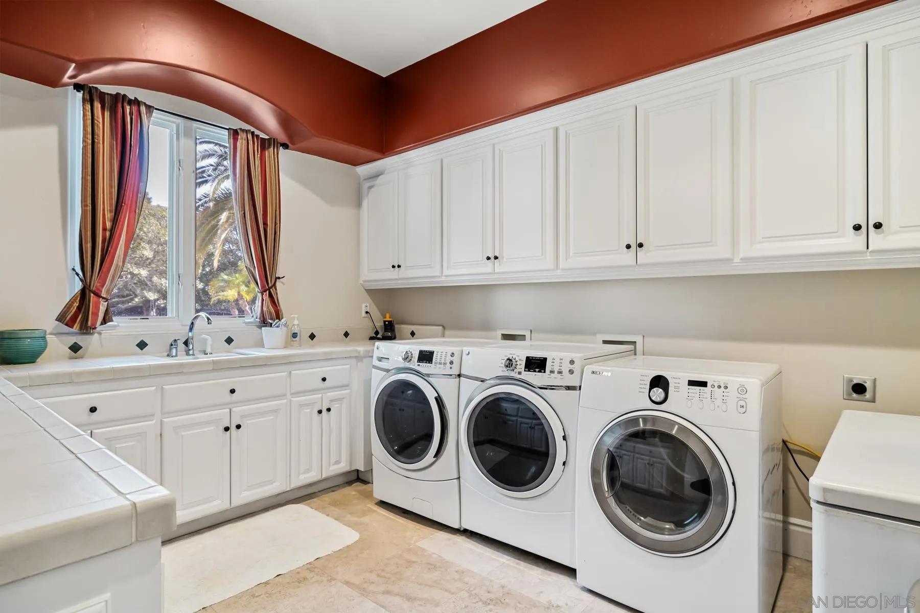 https://cdn.realtyfeed.com/cdn/127/250031360/1396a14258716ce897a52b0dbb35c168.webp