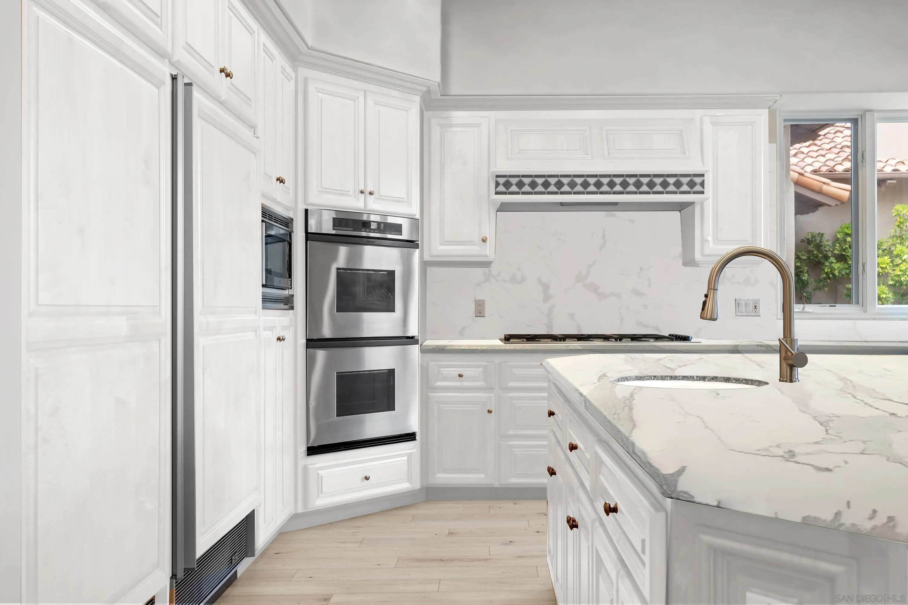 https://cdn.realtyfeed.com/cdn/127/250031360/a9047657ae1343302a1e93553a3cbe13.webp
