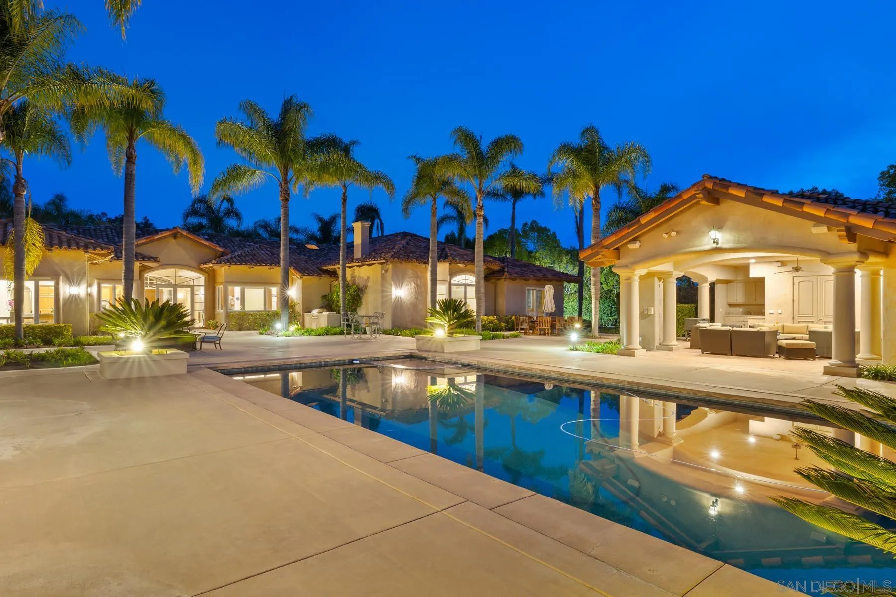 https://cdn.realtyfeed.com/cdn/127/250031360/f74feb6814eb3905faa864b05cdbd2c4.webp