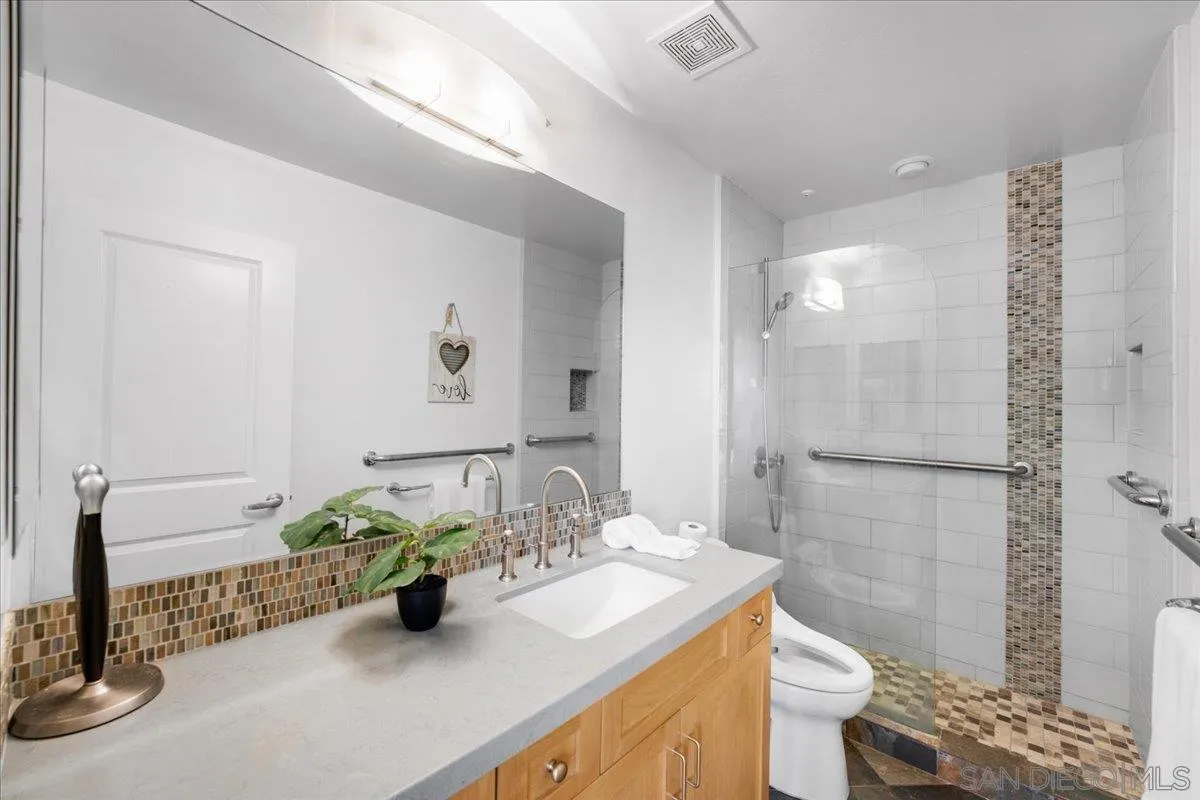 Photo #5: 250031362 Listing 