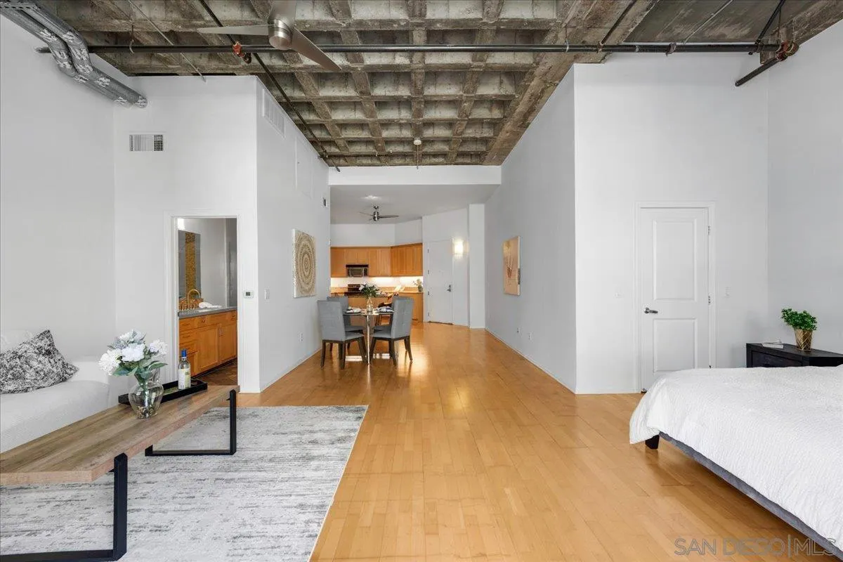 Photo #3: 250031362 Listing 