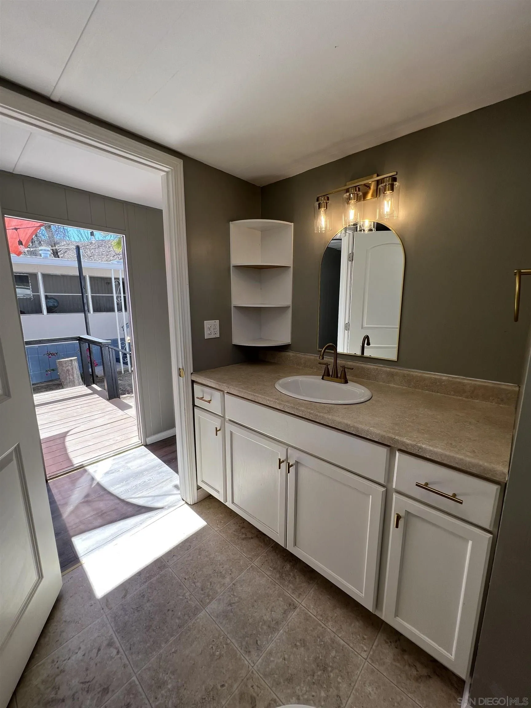 https://cdn.realtyfeed.com/cdn/127/250031391/40164b1eace03d85b62199d4d2e8be4a.webp