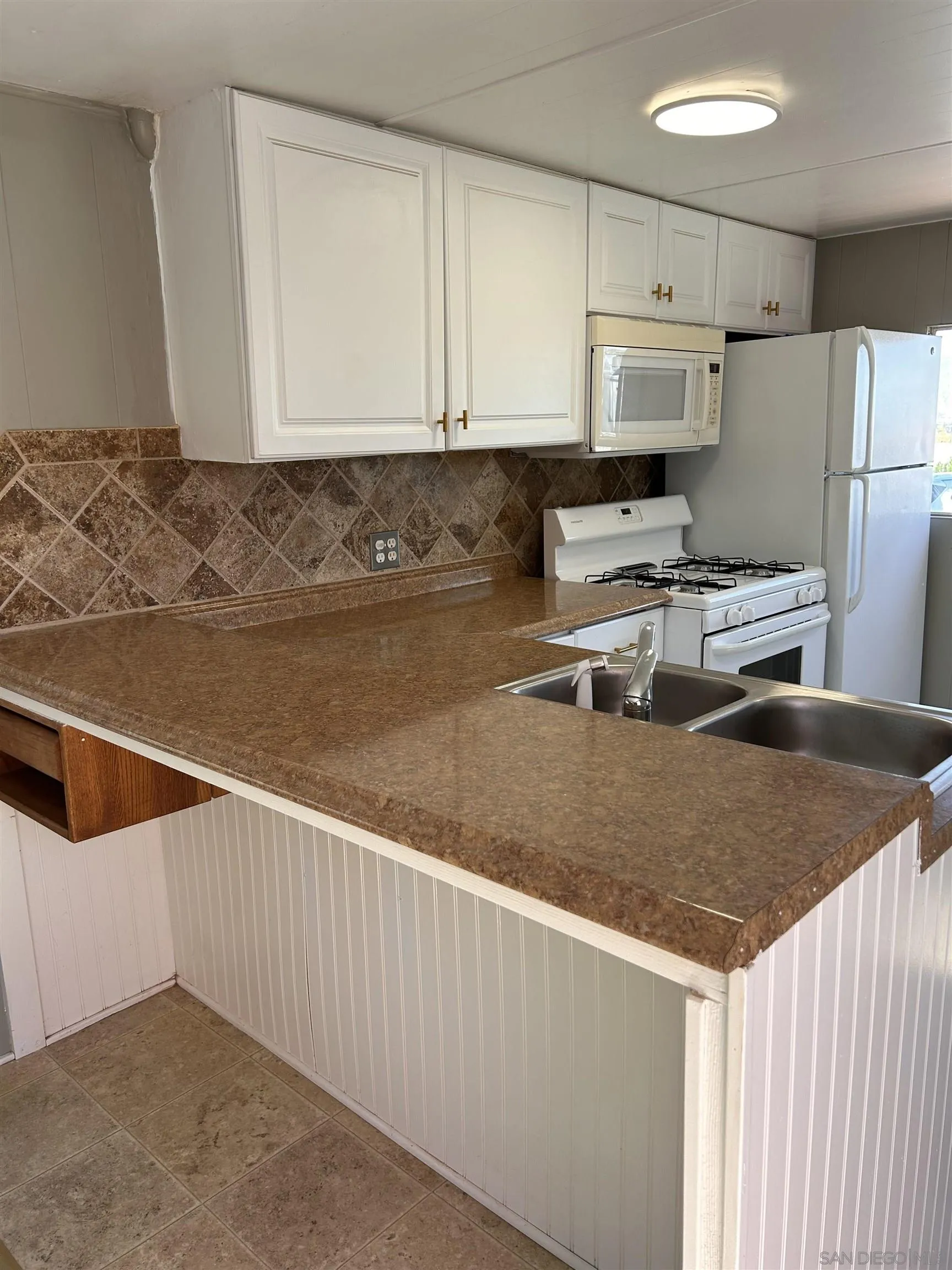 https://cdn.realtyfeed.com/cdn/127/250031391/f859fa11a739689ce8b4519ffe990e6e.webp