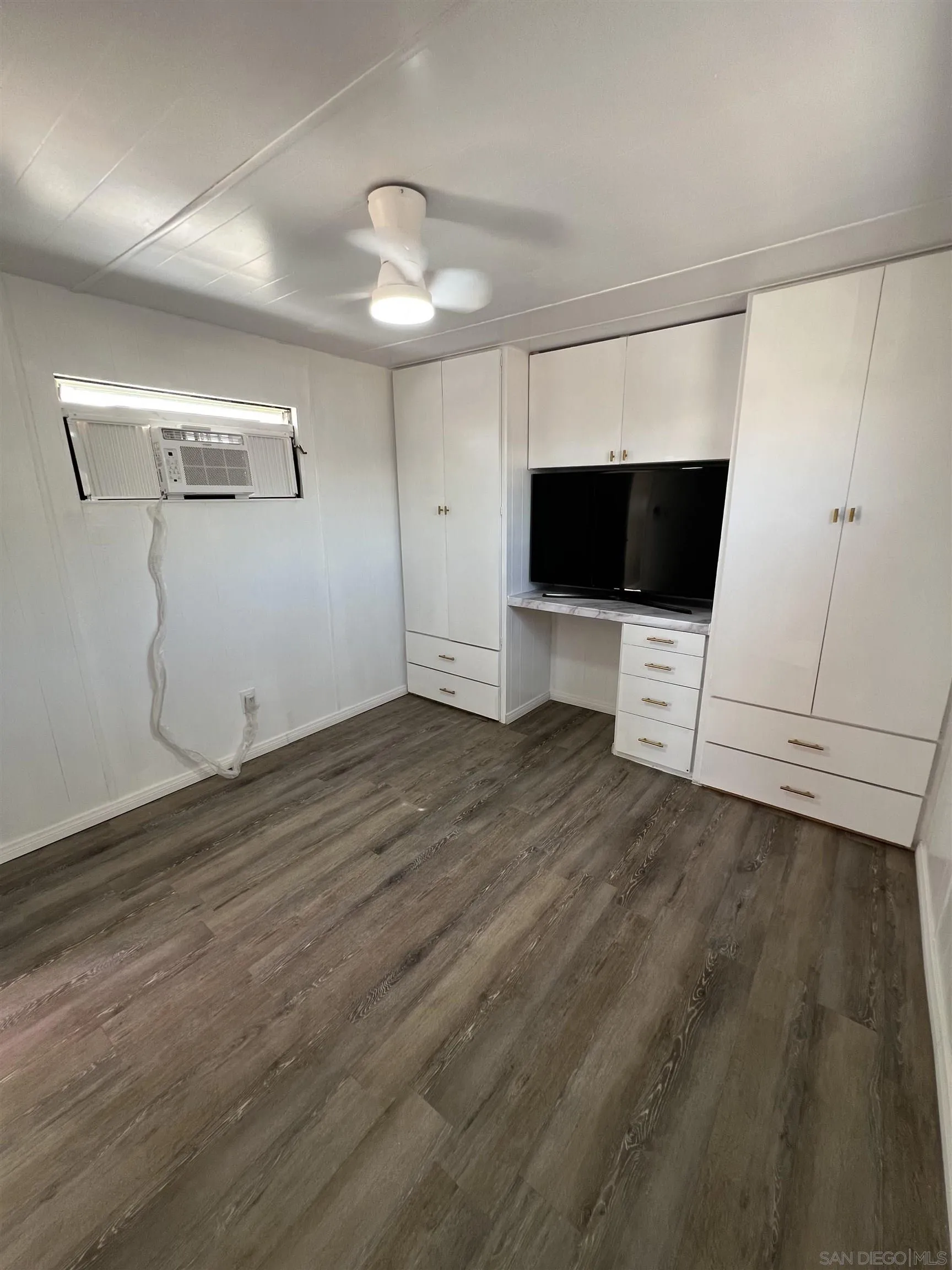 https://cdn.realtyfeed.com/cdn/127/250031391/fc135652123af433f72f5719efc8de65.webp