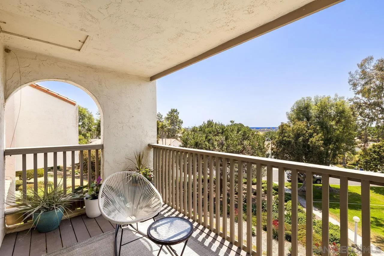 Photo #3: 250031397 Listing 