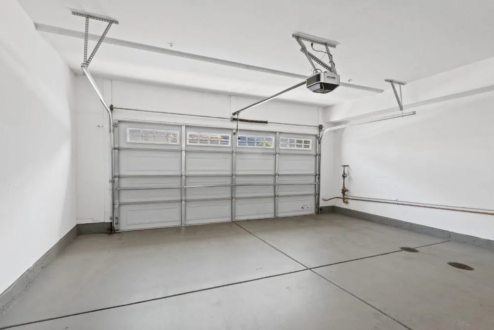 https://cdn.realtyfeed.com/cdn/127/250031401/00966016b2c2c47a513a2ce160a637e5.webp