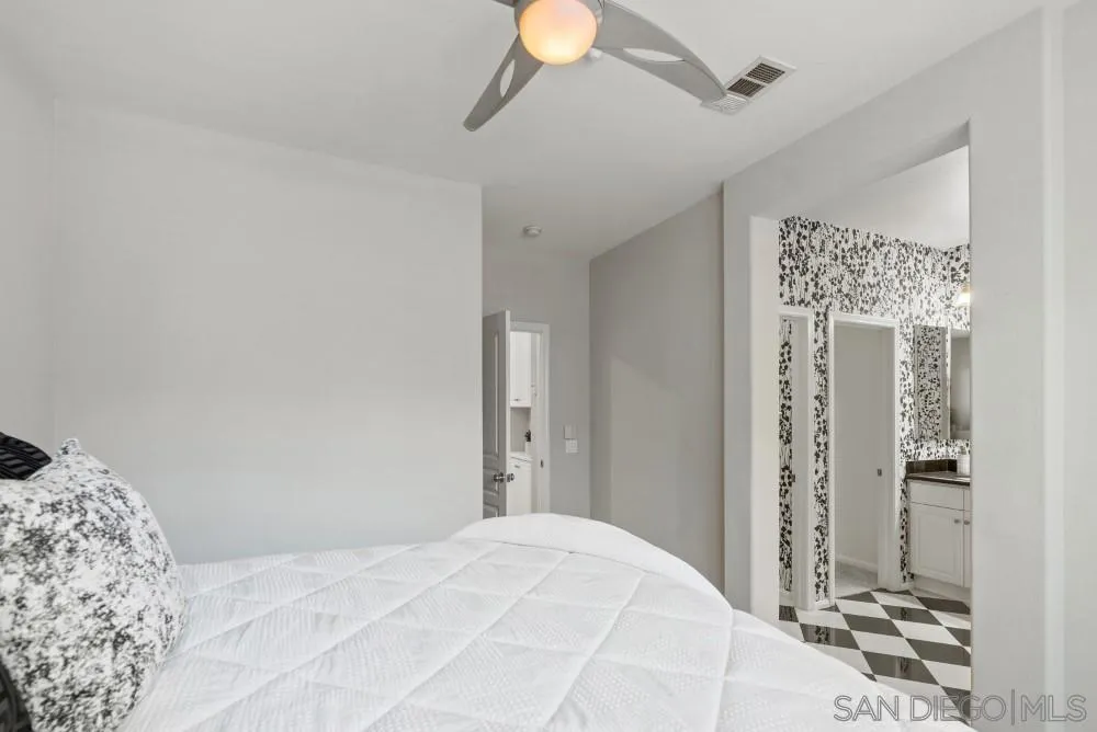 https://cdn.realtyfeed.com/cdn/127/250031401/5af5d9f291089f4566bff406f1ecb6a2.webp