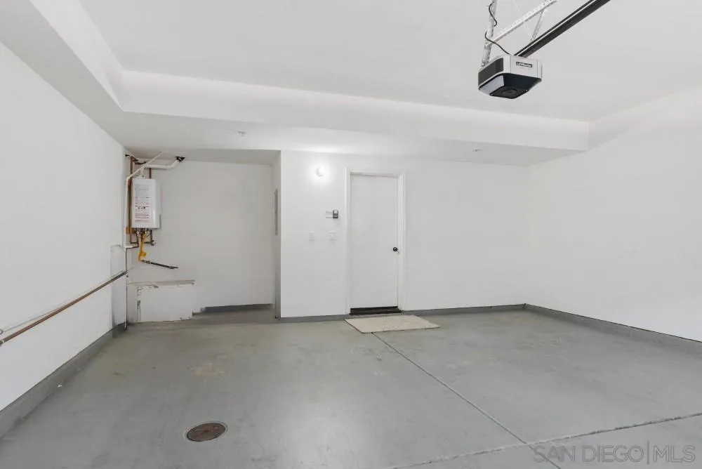 https://cdn.realtyfeed.com/cdn/127/250031401/9e8c9976cb4834e8bc511b385055897b.webp